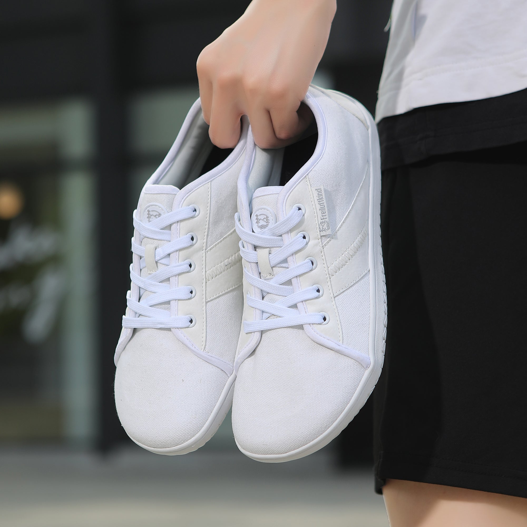 Baker - sneakers barefoot salutari